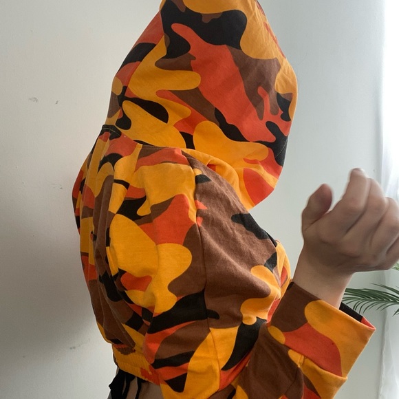 Cropped orange army hoodie - Picture 12 of 12